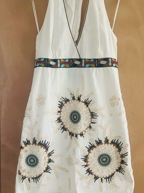 Nicole Miller- Strapless White Embroidered Sunburst Dress